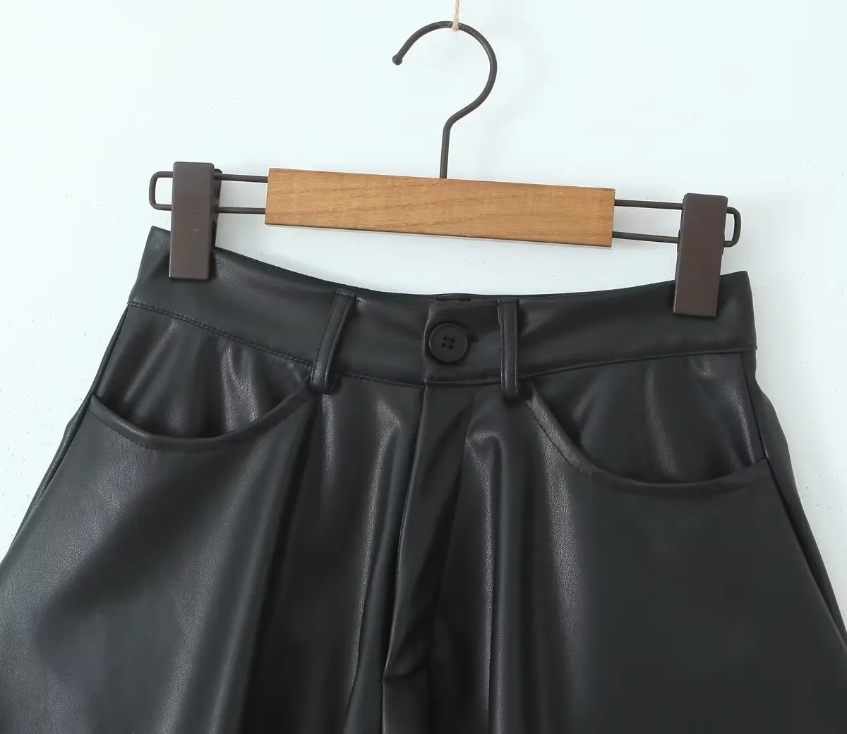 Maxdutti Autumn WInter French Retro Bermuda Women Harem Leather Shorts Fashion Blogger High Waist Casual Fleece