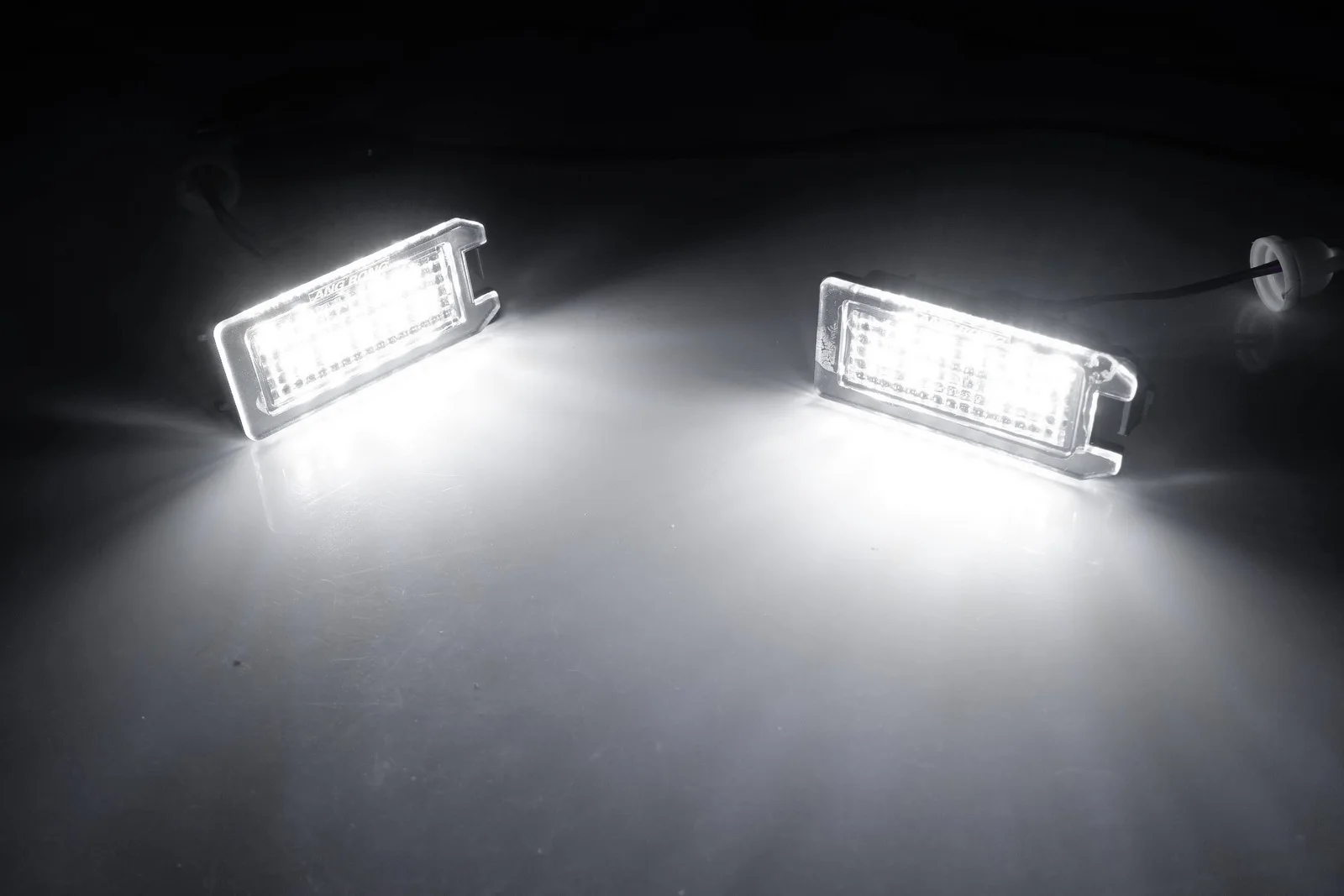 2x LED License Plate Light For Fiat 500 Dodge Viper Maserati