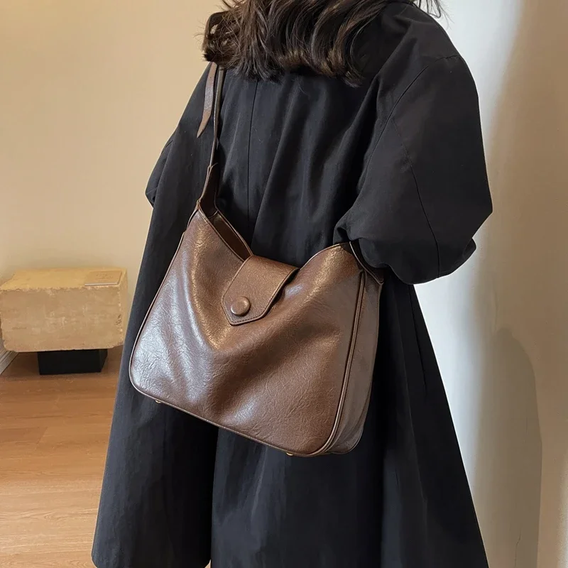 Free Shipping New Women's Bag Fashion Casual Style Simple Shoulder Bag Large Capacity Versatile Shopping Crossbody Bag