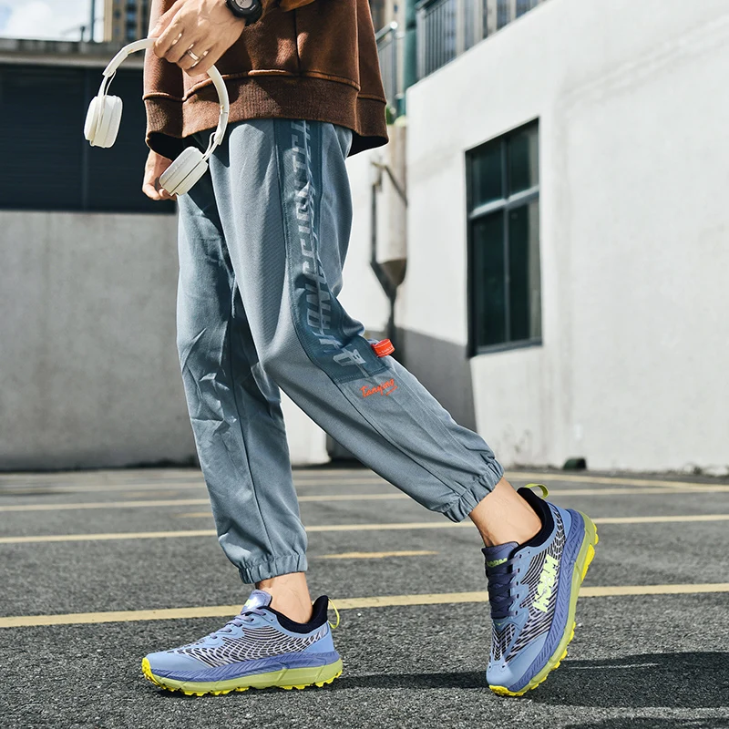 Description Picture 6 of itemHot selling men tennis shoes fashion trendy cushioning sneakers breath non slip outdoor casual shoes walk thick soled runn shoes