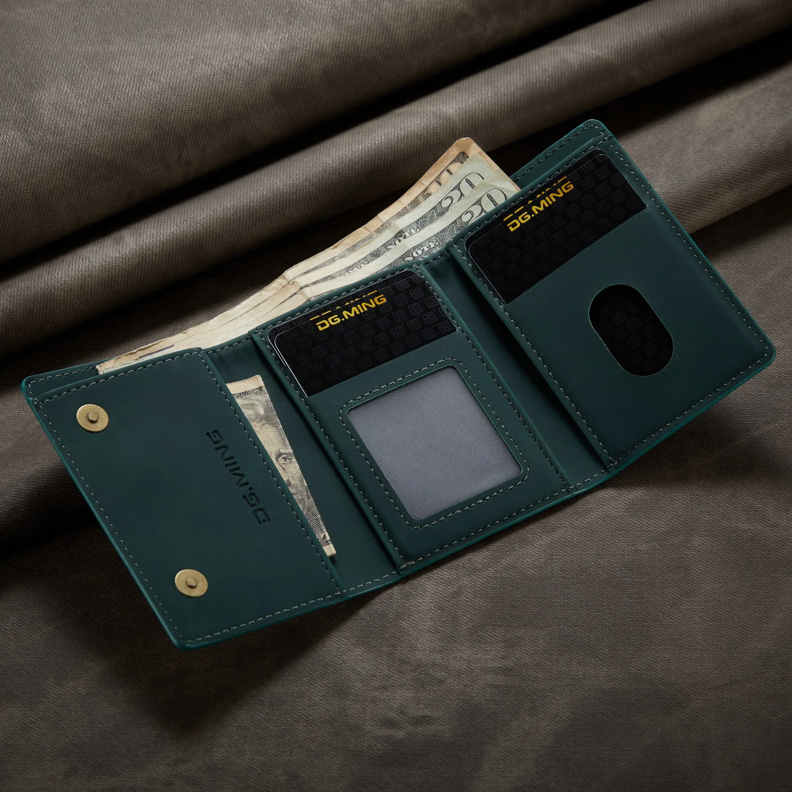 Compact Multi-Functional Magnetic Card Holder Wallet