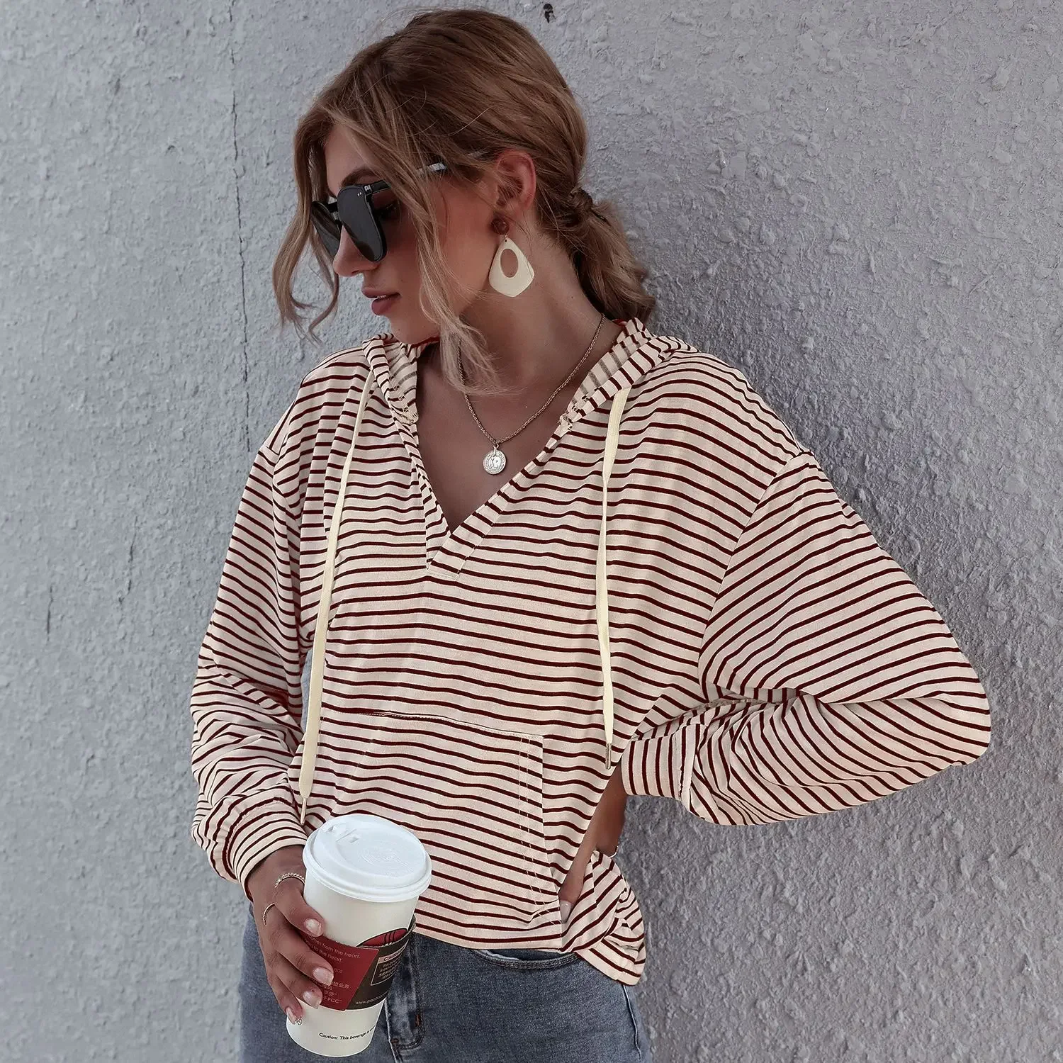 Women's Autumn and Winter Hoodie Women's Sportswear Sports Sweater Casual and Comfortable Striped Loose Pullover Jacket Inside