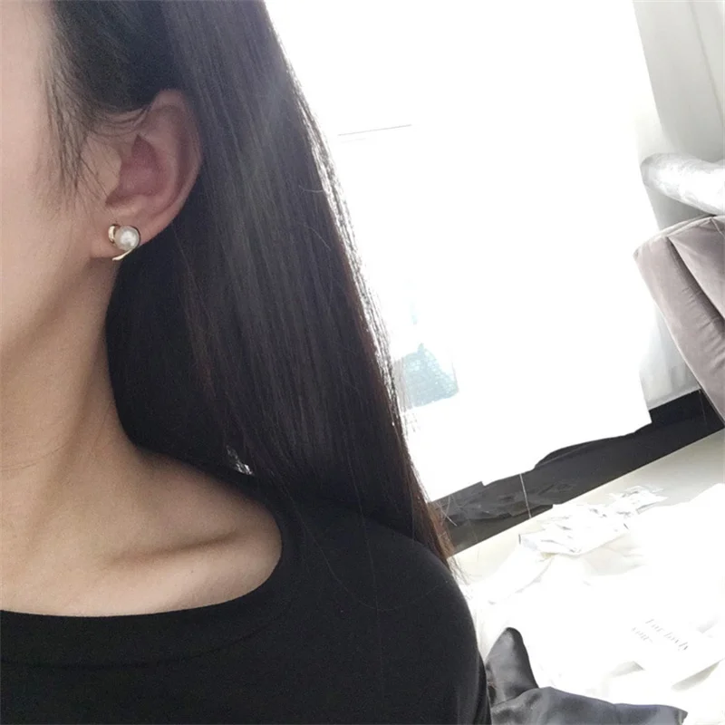 

Женские гладкие серьги-гвоздики с имитацией жемчуга