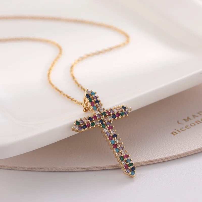 

Fashion Religious Zircon Cross Pendant Copper Chain Necklace Engagement Necklaces for Women Copper Jewelry Accessories Gift