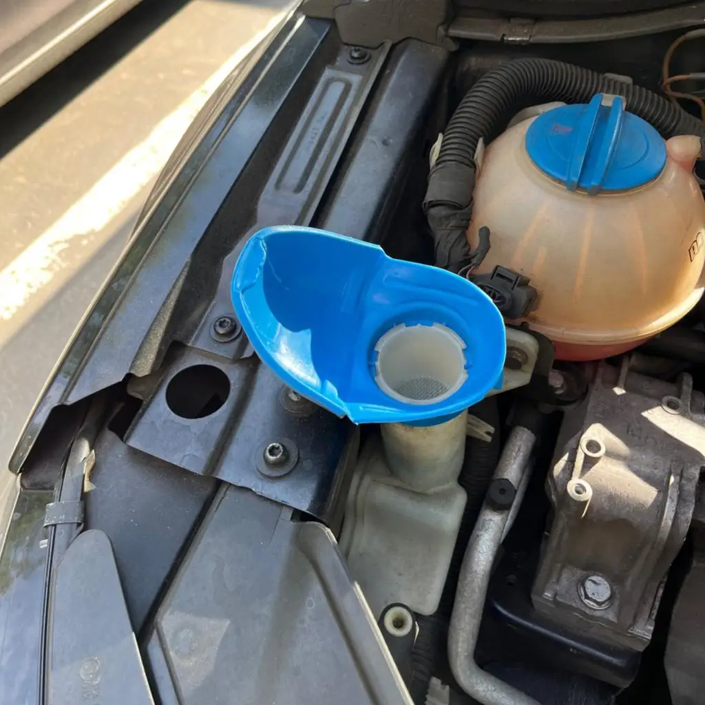 Tapa de llenado de depósito de fluido para limpiaparabrisas, tapa de  botella de tanque de embudo para Nissan Qashqai J10 J11 2014 - 2022 x-trail  - AliExpress
