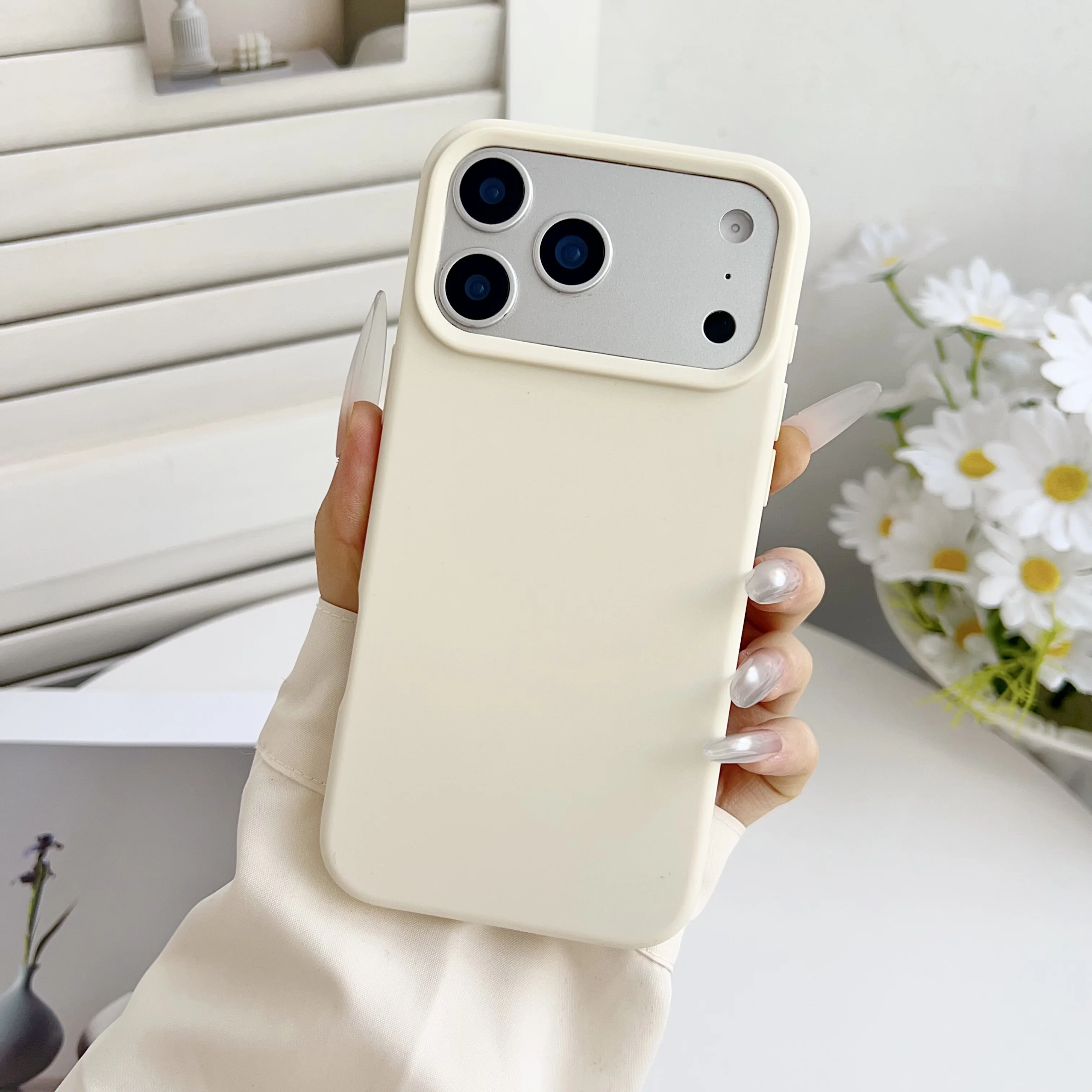 ตัวเลือกสินค้า เคสซิลิโคนสีส้มด้านกันกระแทก iPhone 17 Pro Max