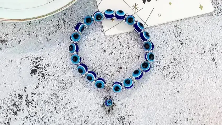 Браслет Хамса из бисера голубой