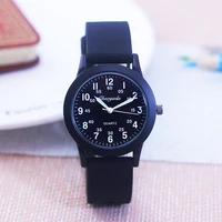 2025 New Style Clear Digital Band Watch for Boys and Girls, Student Quartz Waterproof Fashion Quartz Watch 2