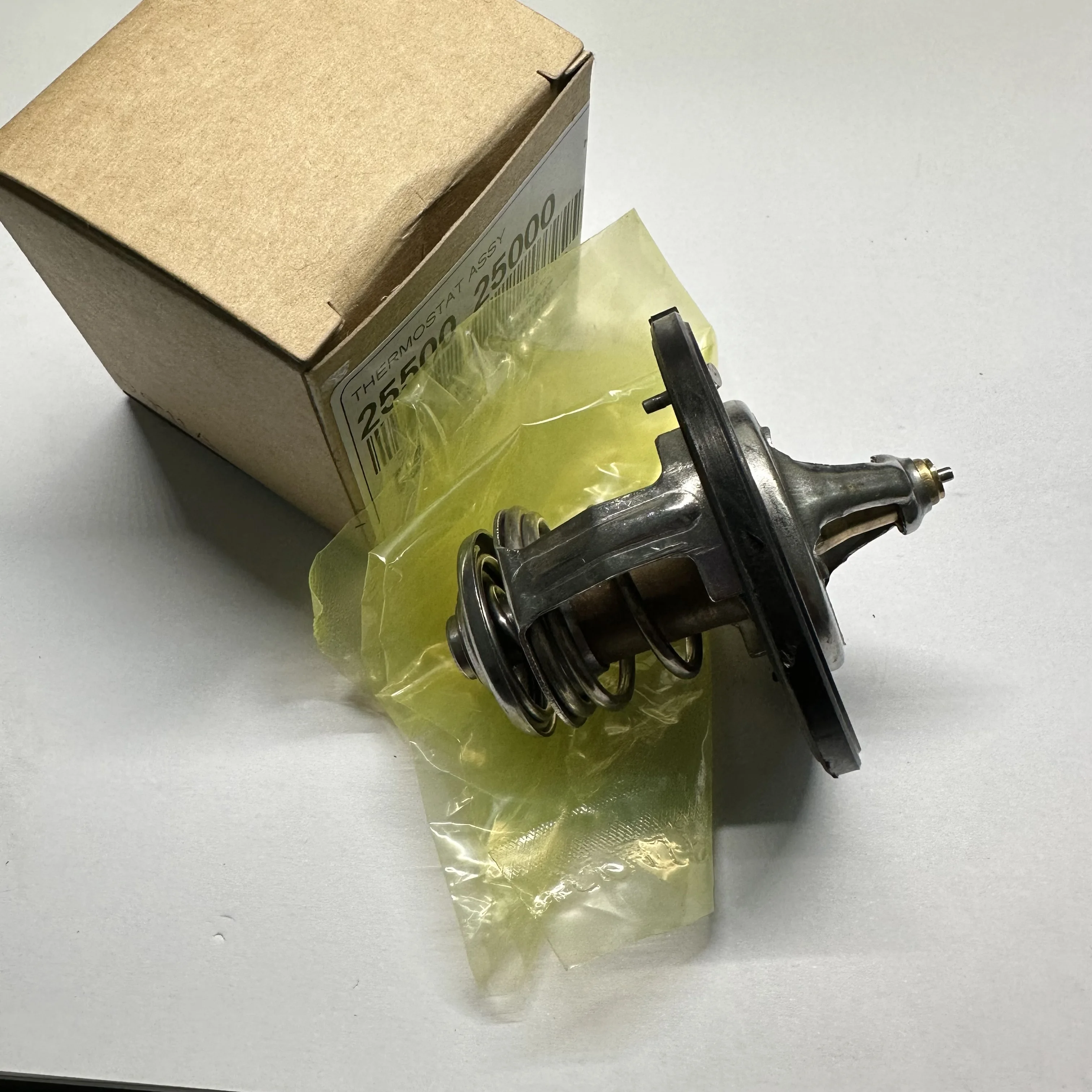 2550023010 Engine Coolant Thermostat for hyundai Accent Elantra Sportage for kia Rio Forte 25500-23010 2550023001 25500-23001