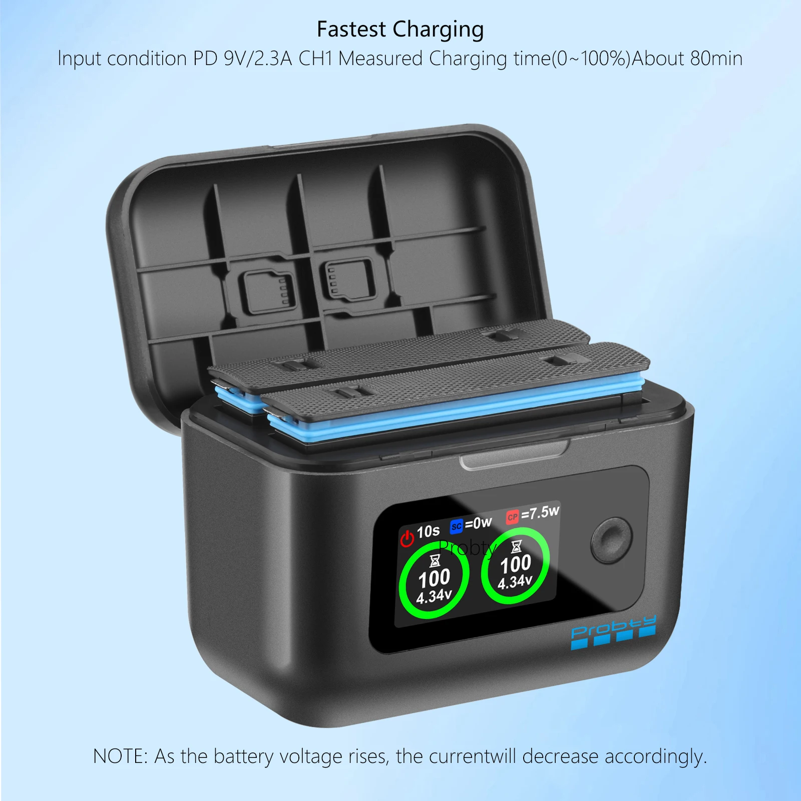 Chargeur PD rapide pour Insta360 X5 avec écran LCD affichant 100% de charge, sur fond blanc.
