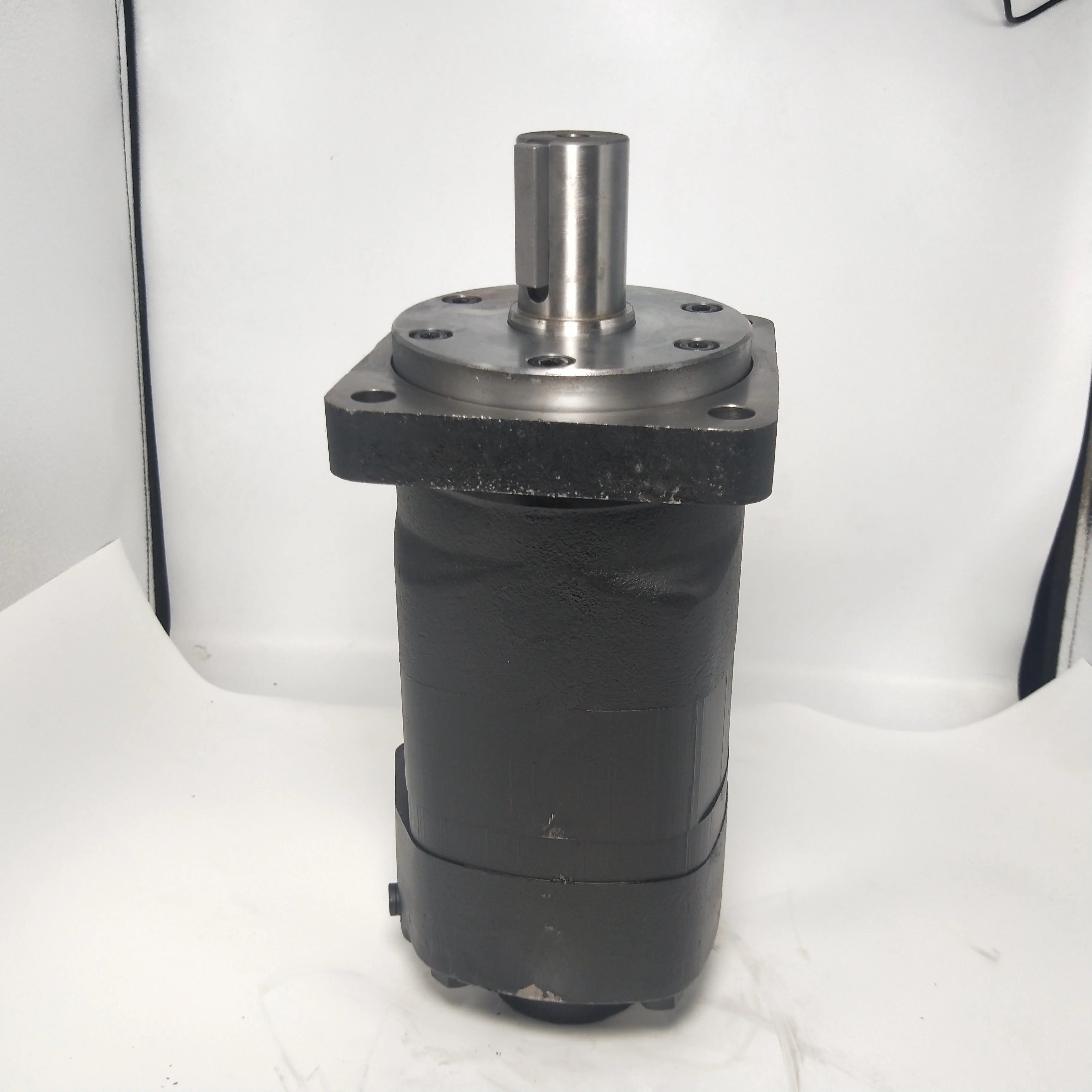 

Hydraulic motor low speed drive motor char lynn 6000 112 113 114 series