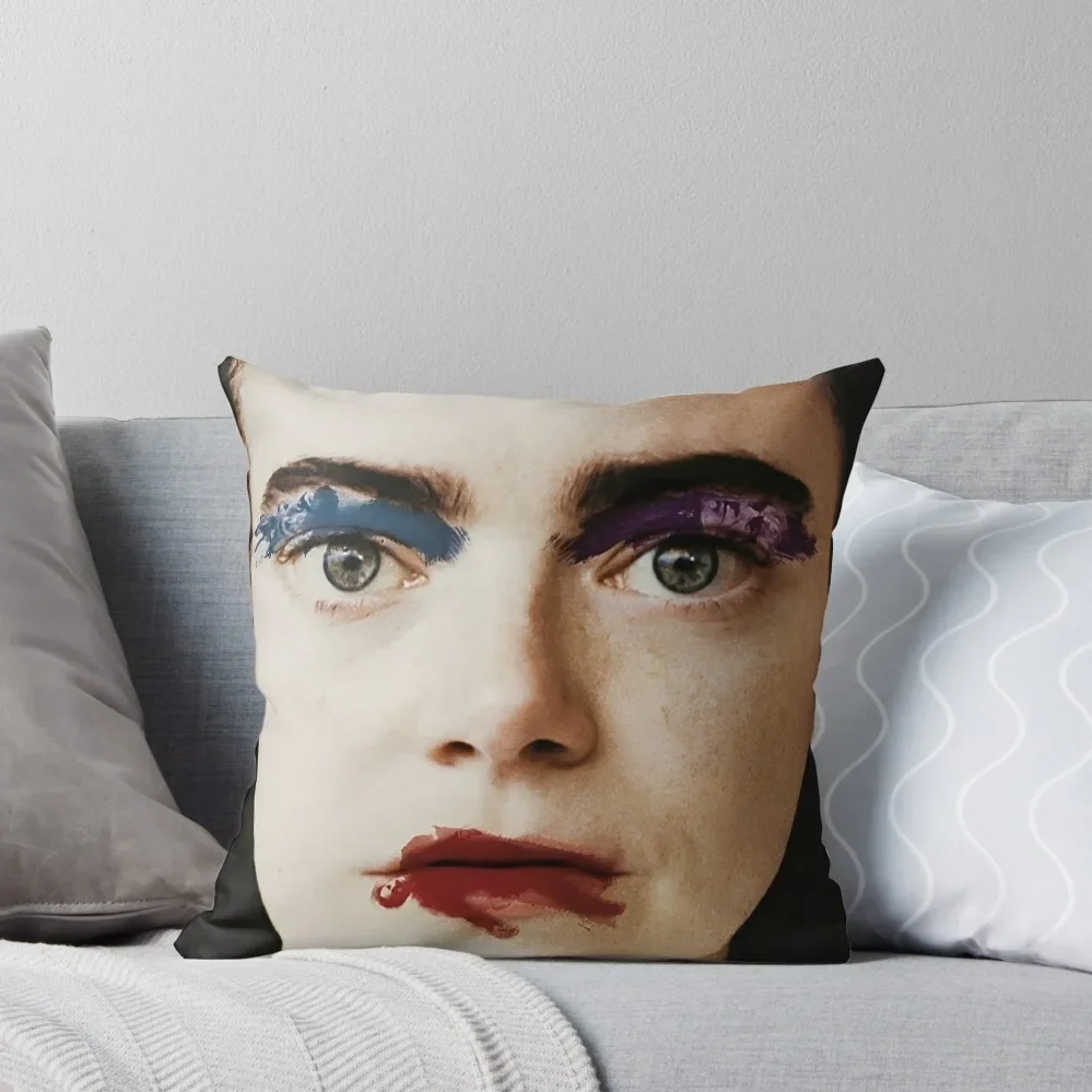 

POOR THINGS-Film Throw Pillow