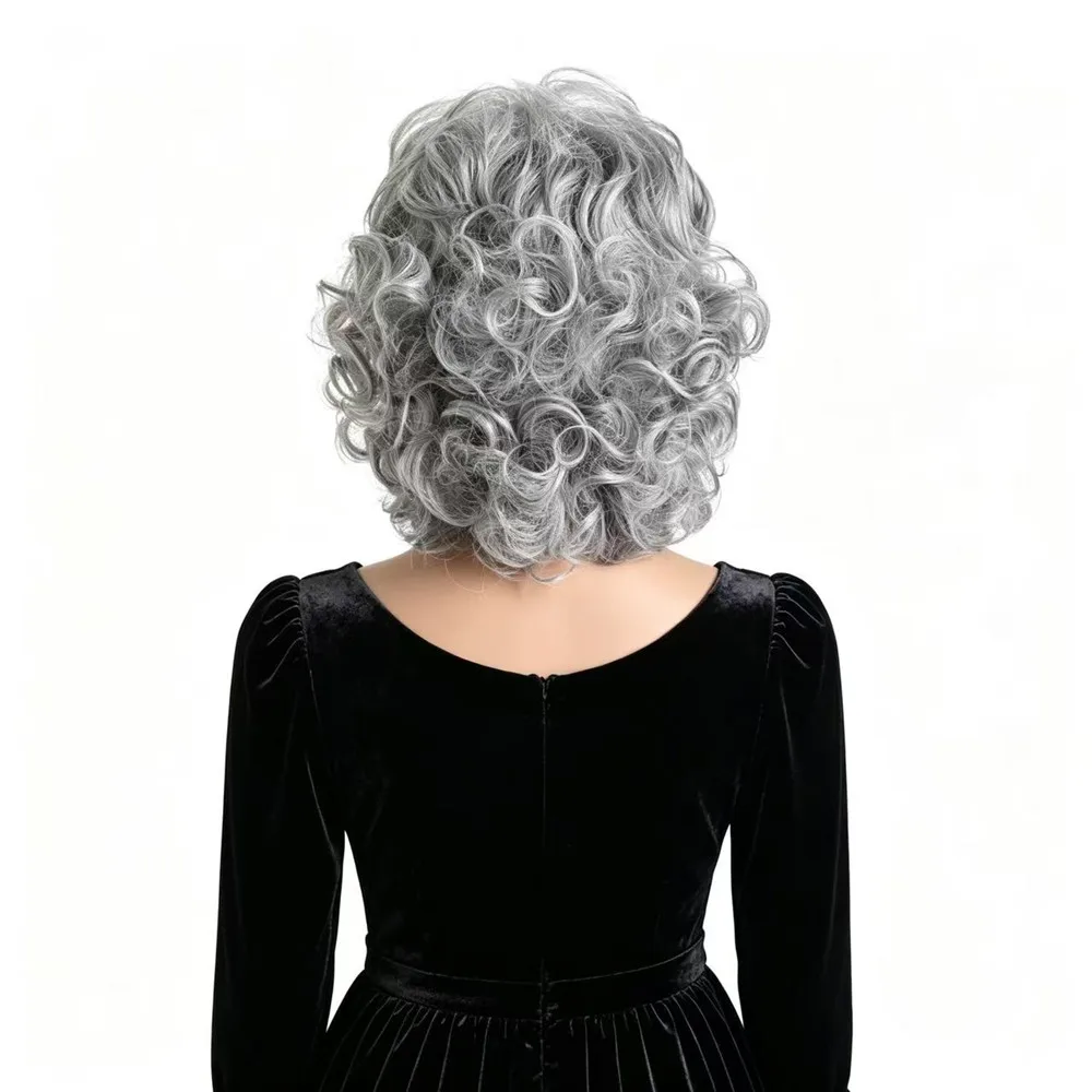 Parrucche Grigie Corte e Riccioline per Donne, Parrucca Sintetica Resistente al Calore con Frangia, Parrucca da Anziana per Uso Quotidiano, Feste, Cosplay, Halloween - immagine 2