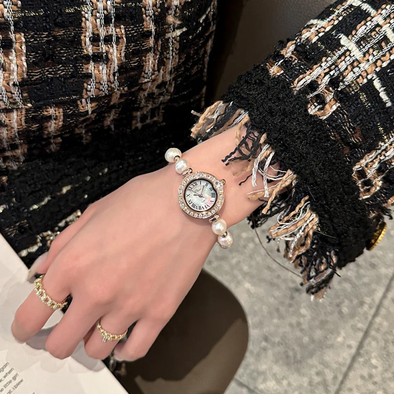 

Women's Watch Fashion Pearl Bracelet Elegant Rhinestone Shell Round Disc Quartz Watch 2613