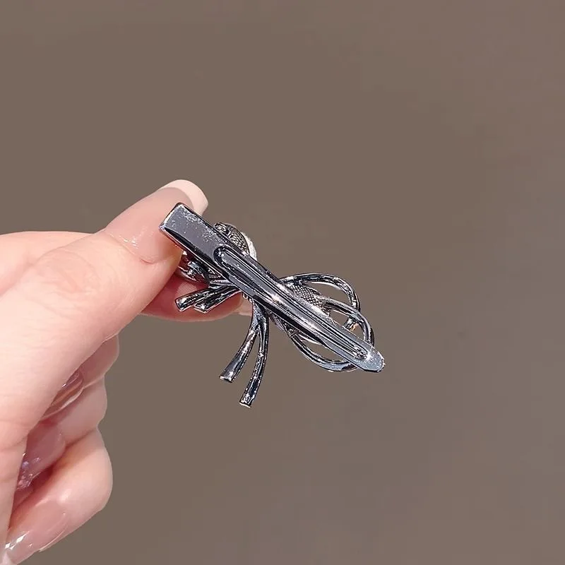 Hochwertige schwarze Kristall-Haarspange mit Schleife, niedliche Damen-Pony-Seitenklammer, Metall-Entenschnabel-Clip, koreanischer Stil, Haar-Accessoires – Detail 5