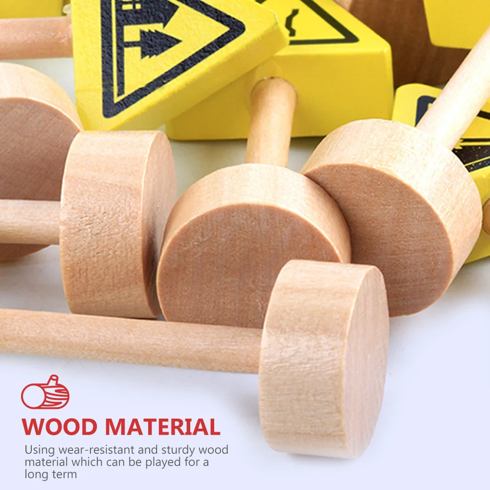 Рисунок 5 - деревянные дорожные знаки для 