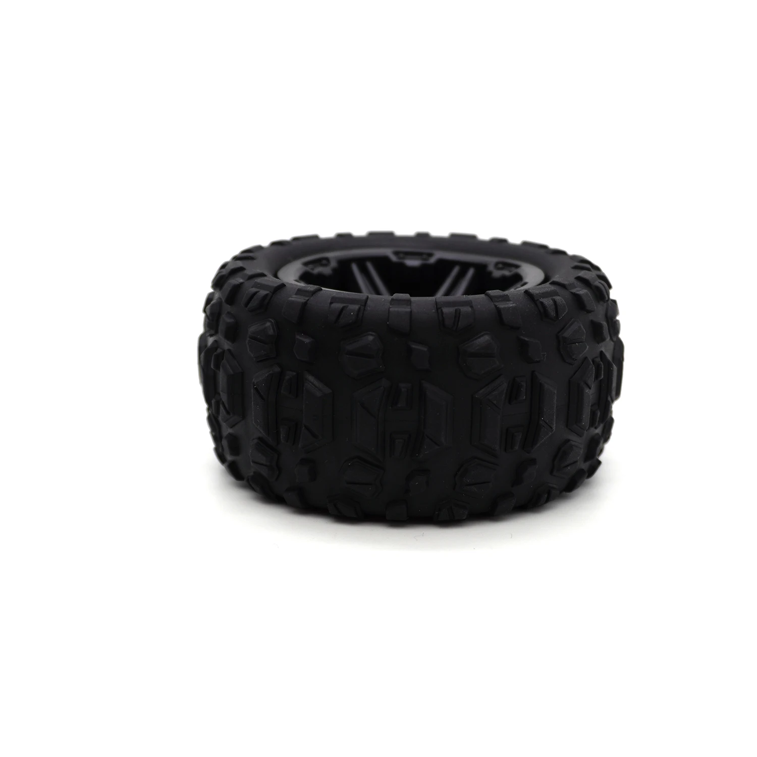 Détail du moyeu hexagonal 12mm des pneus monster truck, adapté aux modèles WLTOYS et MJX.
