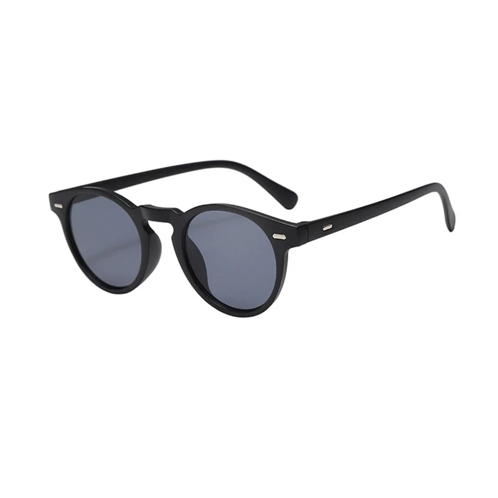 Timeless Retro Round Sunglasses - Unisex Vintage Fashion Eyewear
