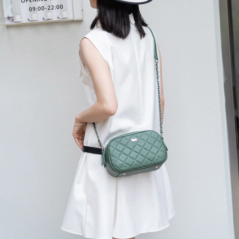 กระเป๋าสะพายไหล่หนังวัวแท้ลายสก๊อต ดีไซน์เก๋ มอบลุคทันสมัยไม่ซ้ำใคร! - Image 12