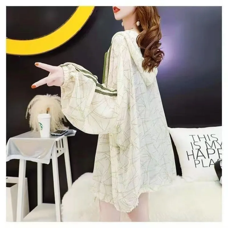 Sunscreen Clothing Female Summer New Korea Loose Fitting Hooded Long Sleeved Cardigan Chiffon Coat Fashionable Color Blocking