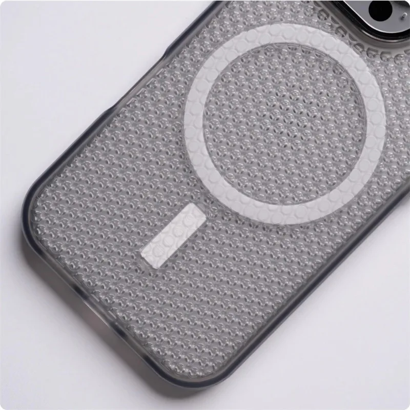 Magnetic Cooling and Heat Dissipation Phone Case with Wireless Charging and Shockproof Protection