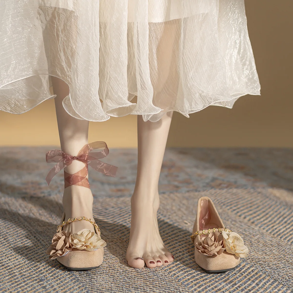 

Spring New Chinese Style Flower Mary Jane Square Headed Single Shoes Women's Retro Flat Bottom Ballet Style Shoes Versatile