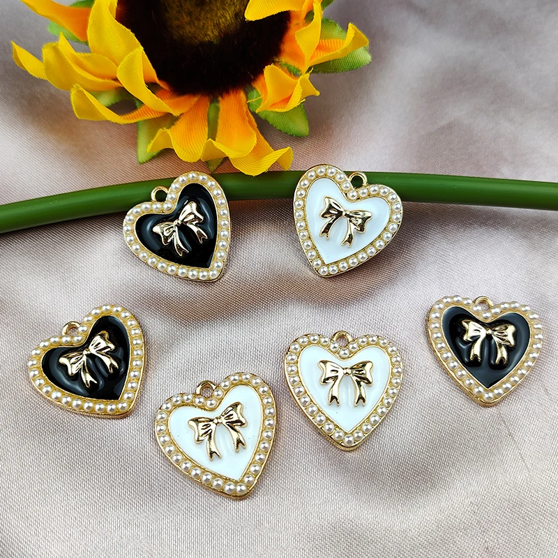 

MuhNa 10pcs/pack Pearl Bow in Heart Enamel Charms Metal Pendant For DIY Jewelry Handmade OL Style Finding Phone Case Decor