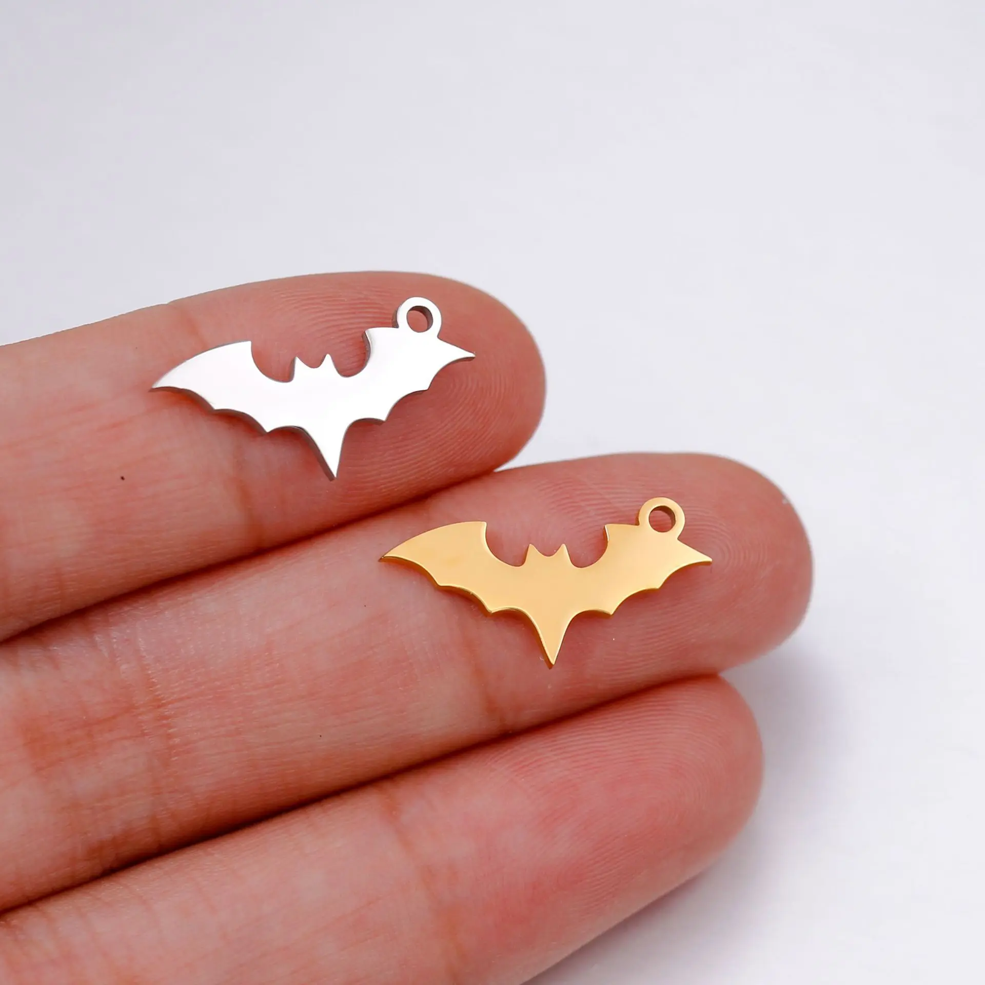 

5Pcs/Lot Halloween Bat Charms Bloodsucking Animal Pendants for Jewelry Making Findings Craft Accessory for DIY Necklace Bracelet