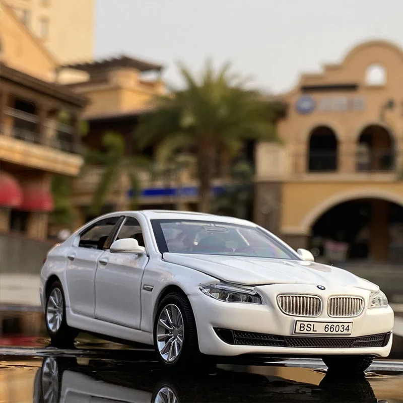1:32 BMW 5 Series 535i Alloy Car Model Diecast Metal Toy Vehicles Car Model High Simulation Sound Light Collection Gift 4