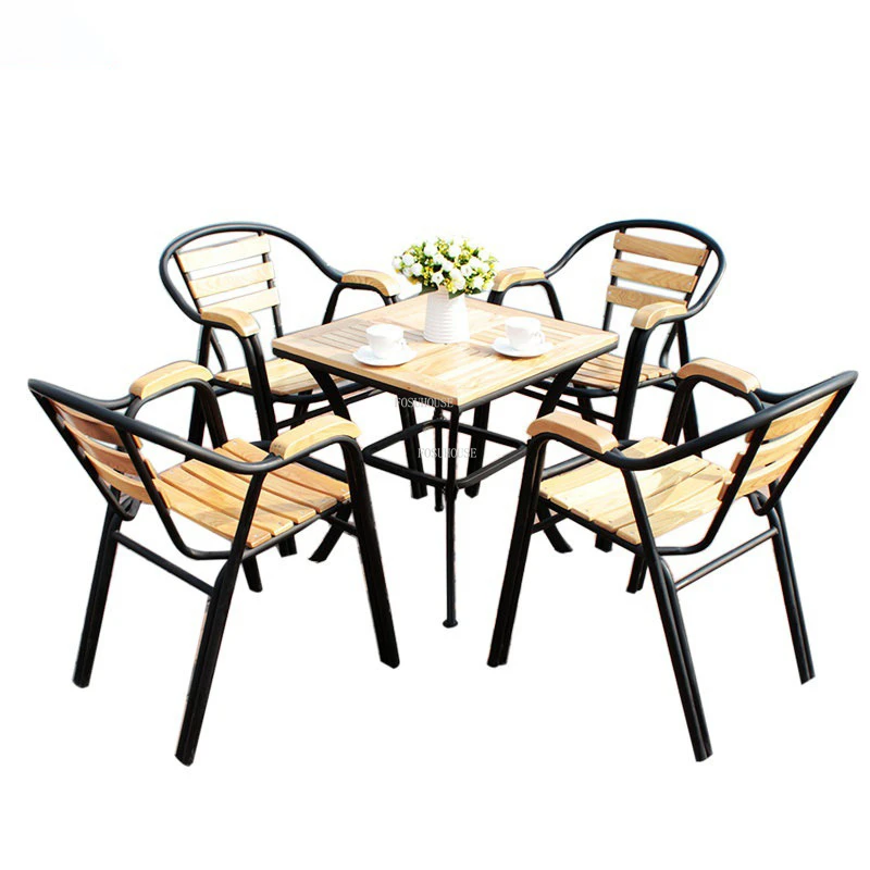 C 4 chairs 1 table