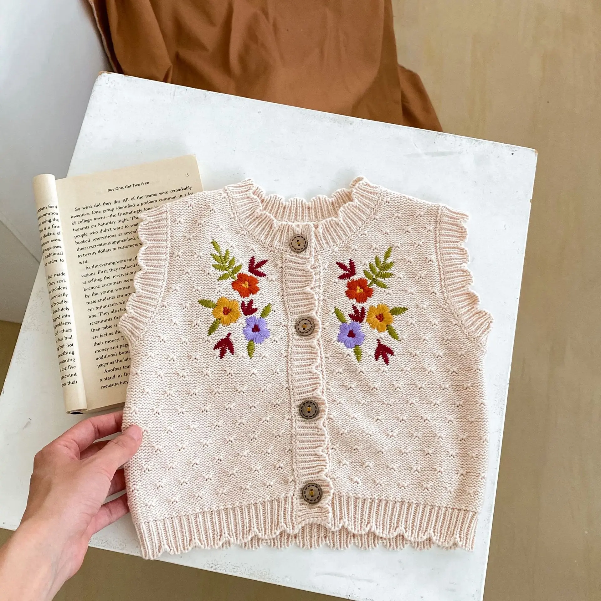 

2023 Autumn Baby Girls Vest 100% Cotton Kids Embroidery Flower Infant Girl Knitted Vest Sleeveless Tops Toddler Boys Waistcoat