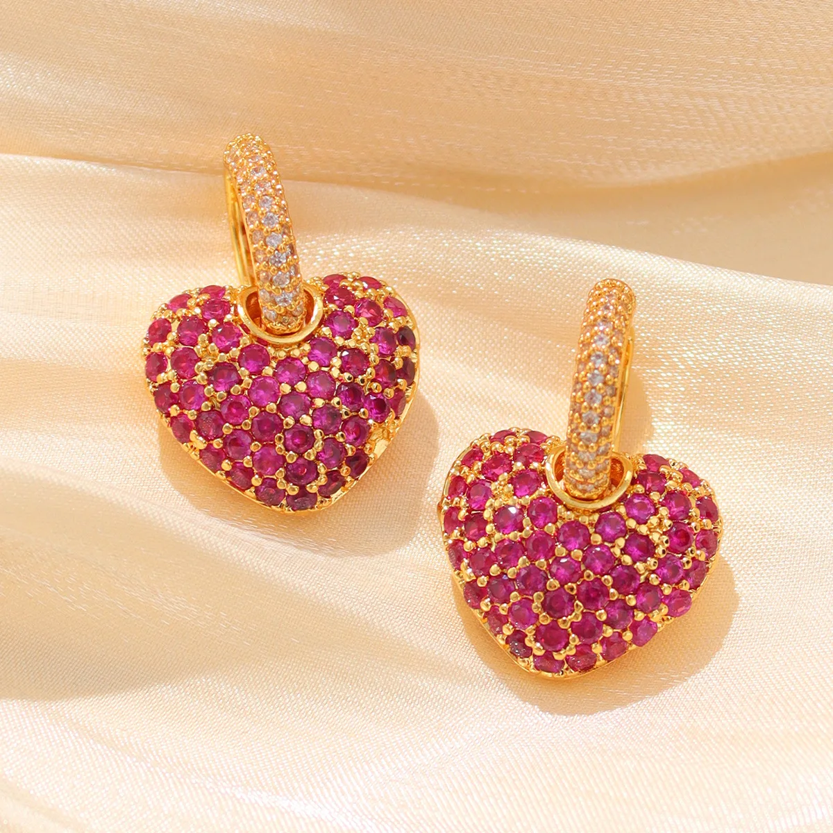 

Antique Jewelry Heart Hollow Out Full Diamond Peach Heart Earrings for Women