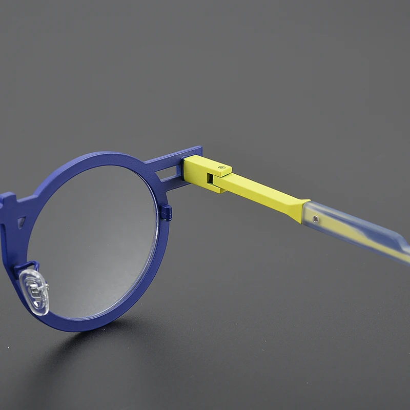 Nobler Eyeglasses Lifestyle