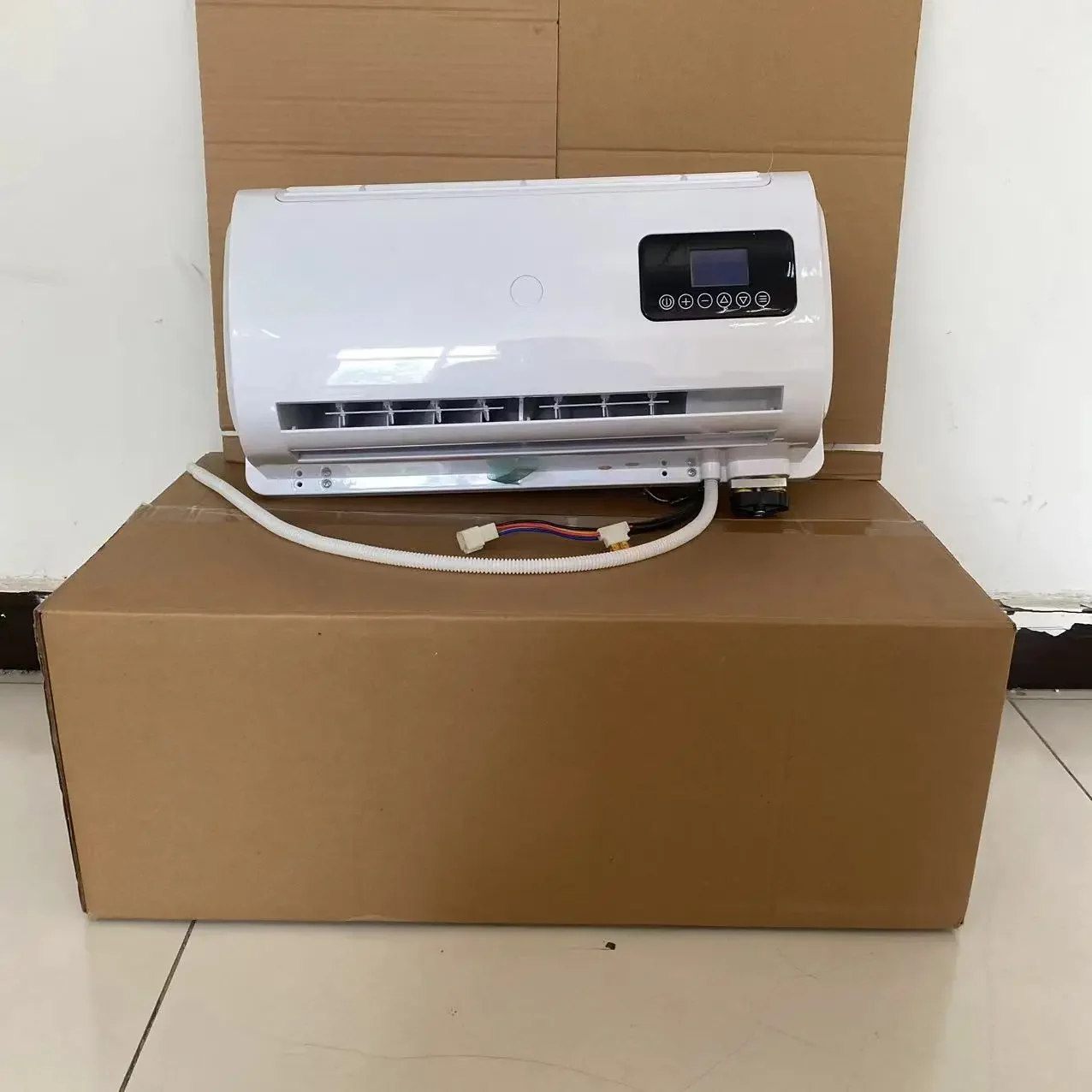Mini Split Quiet And Comfortable 24v 12v Air Conditioner For Truck RV Excavator 3800 10000 Btu 2