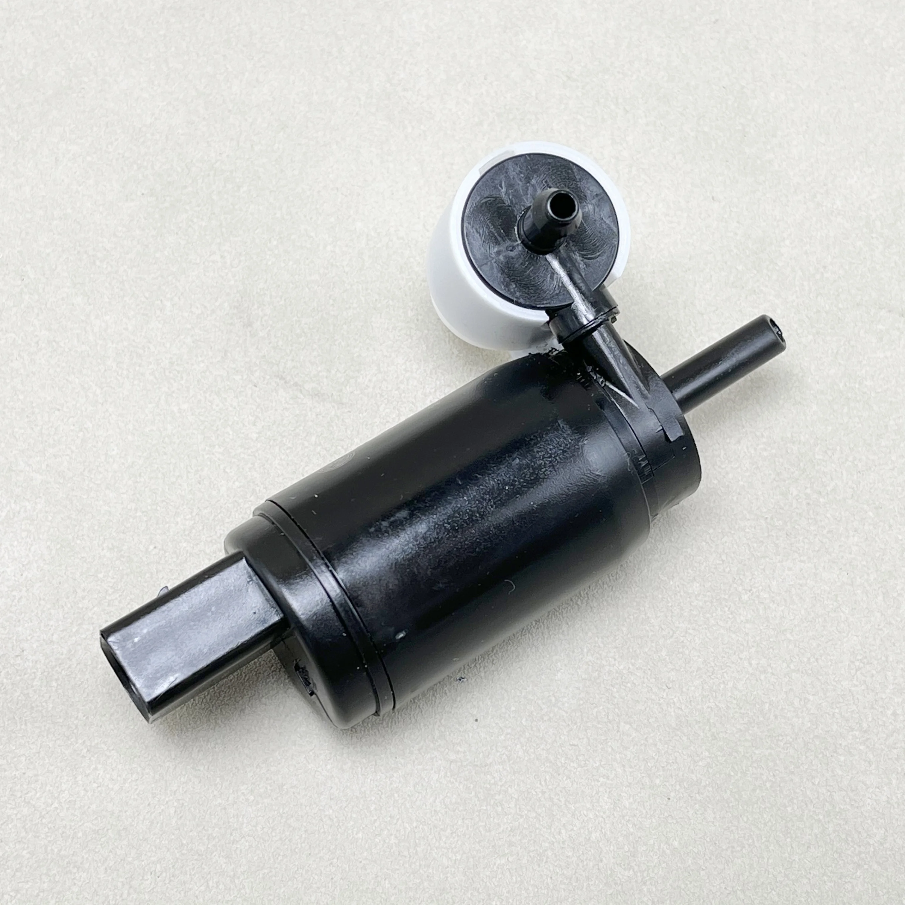Windshield Wiper Washer Water Pump Motor Polo Octavia Passat B7 Golf MK6 MK5 1KD955651A 1KD 955 561 A windshield washer pump