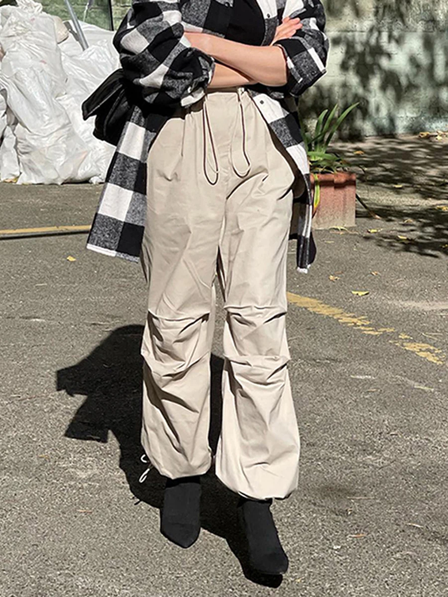 

The Latest Women Baggy Cargo Pleated Pants Drawstring Waistband Solid Color Parachute Pants Sport Wide Leg Pants with Pockets