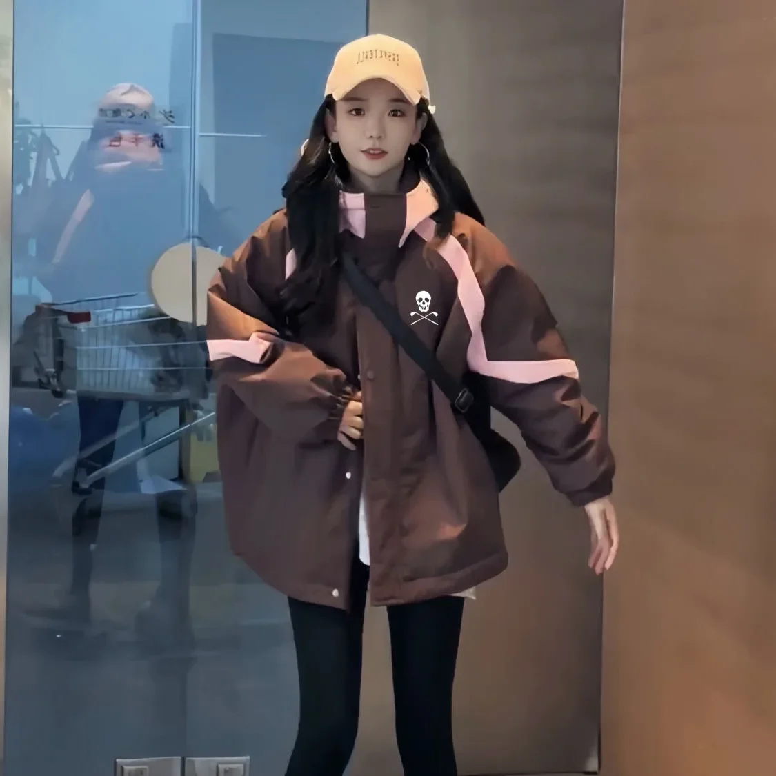 

Women's Golf Sports Jacket, Thick Hooded and Contrasting Colors, Windproof, Plush, and Thick Style to Overcome, Winter 2023