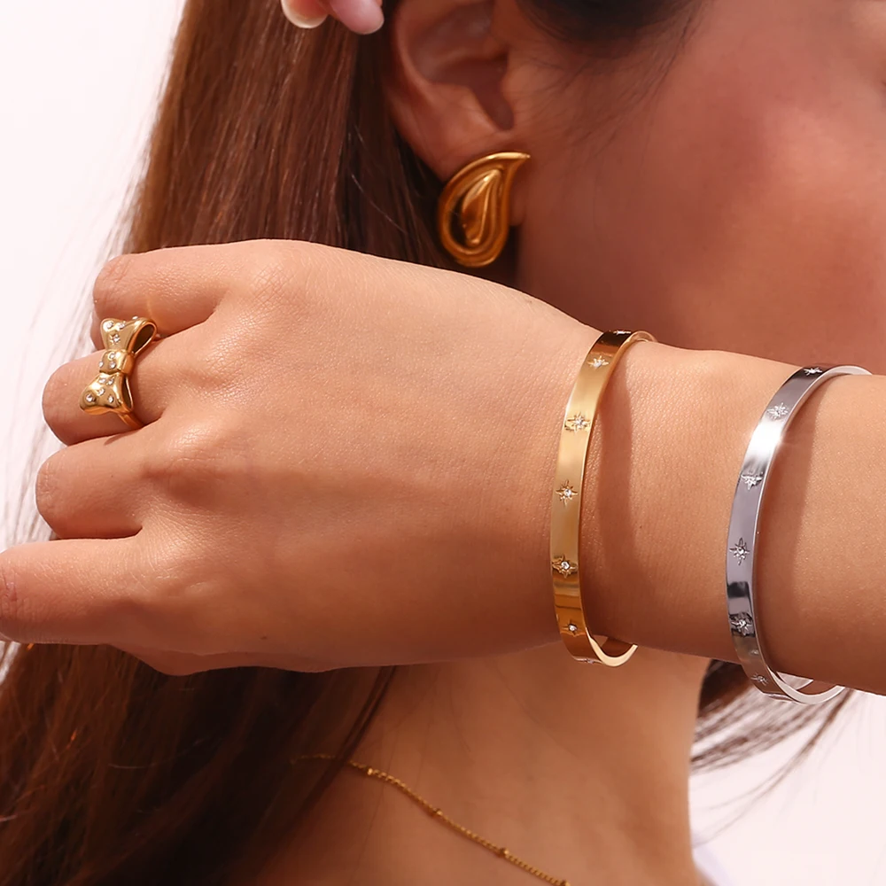 【高級素材】リストアクセサリー(bracelet) TEXTURE CLIP CHAIN BRACELET(2JU0358)K10 ブレスレット｜スター