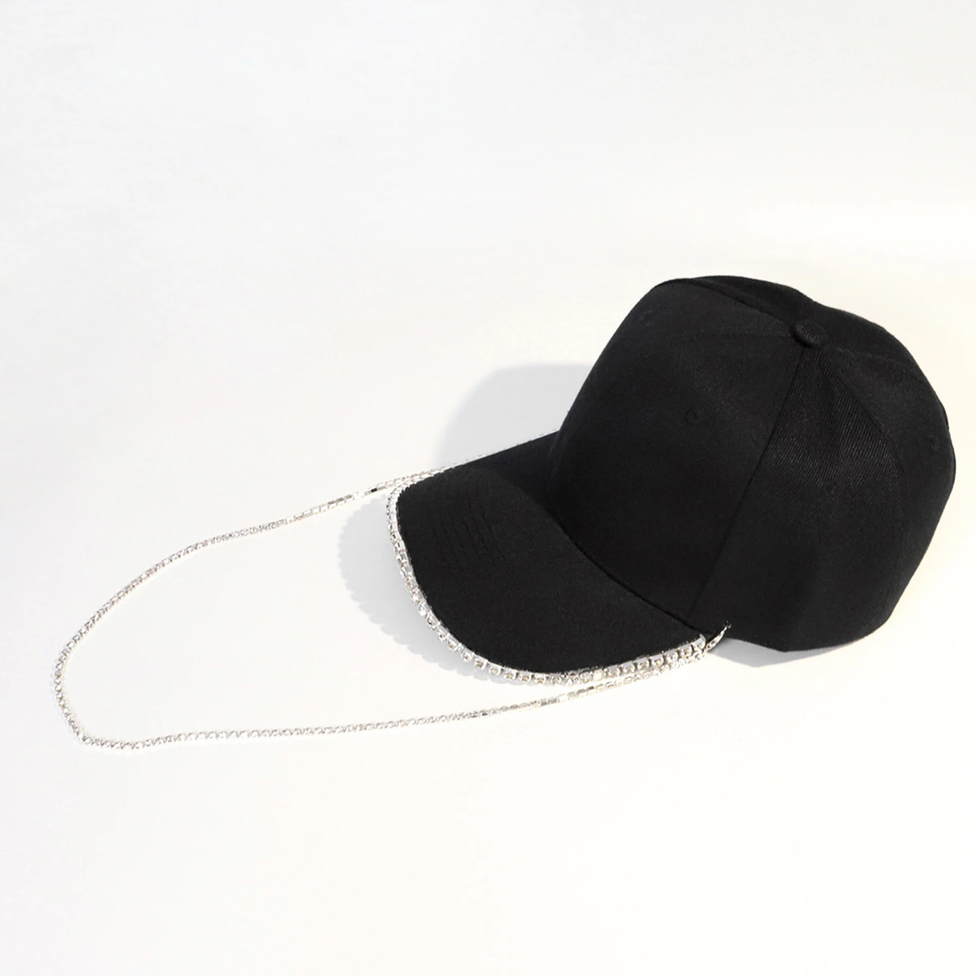 Stylish Women s Baseball Cap with Sparkling Rhinestone Chain Adjustable Trucker Hat for Outdoor Activities Breathable Design