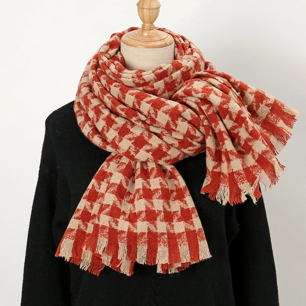 Рисунок 3 - Плотный теплый клетчатый зимний шарф