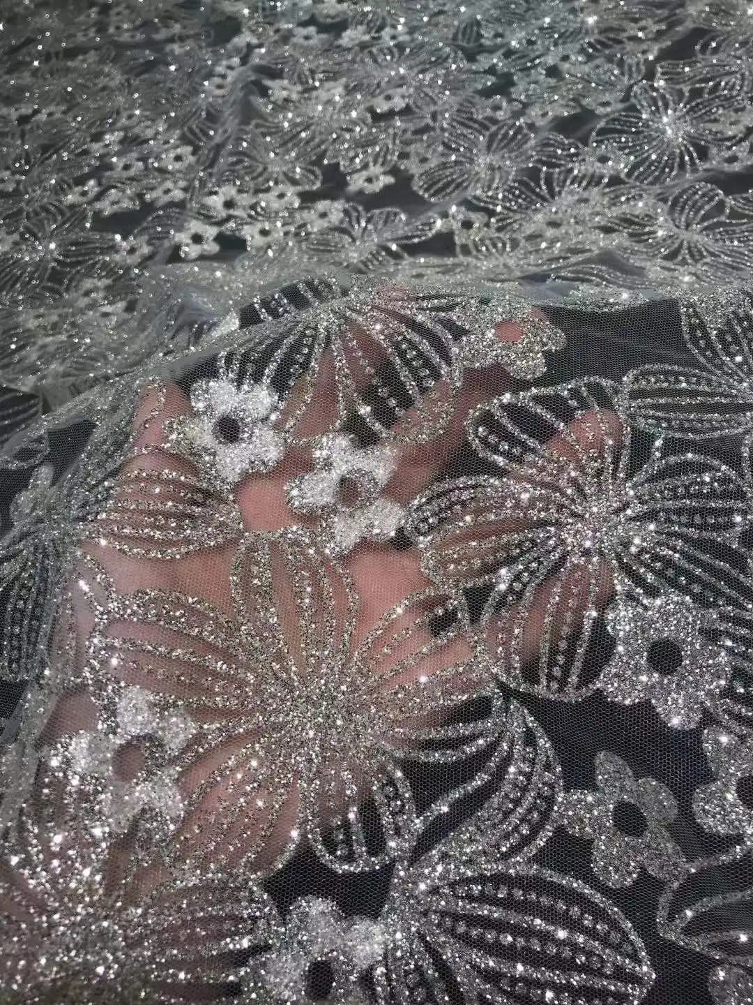 

Серебряная Апрельская Новинка 5 ярдов Цветочная пикантная Русалка Дубай Арабский Блестящий тюль кружевная ткань для повода/пиления свадебное платье