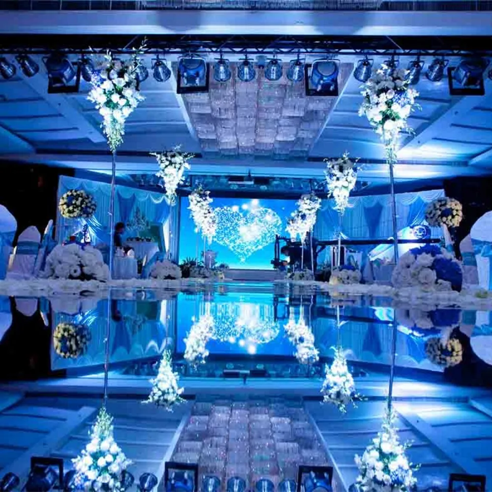 New 30 Per Roll 1.2 Wide Luxury Wedding Centerpieces Favor Glossy Silver irror Carpet Aisle Runners For Wedding Party Decoratio