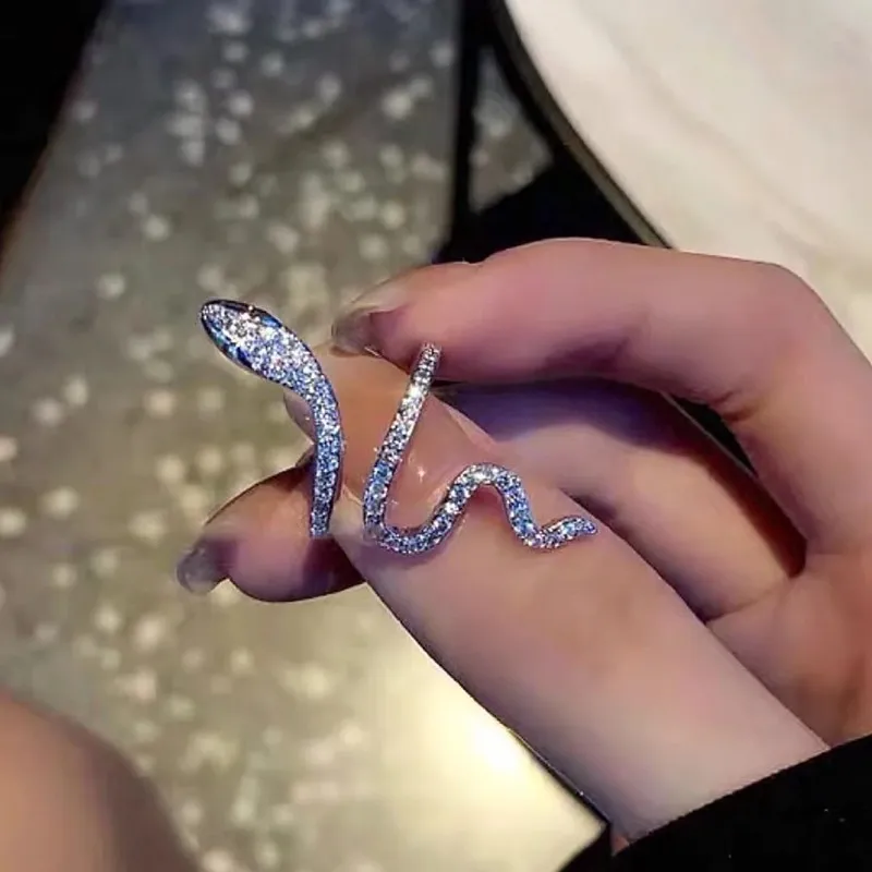 Fashion Snake Shaped Opening Ring for Women Adjustable Animal