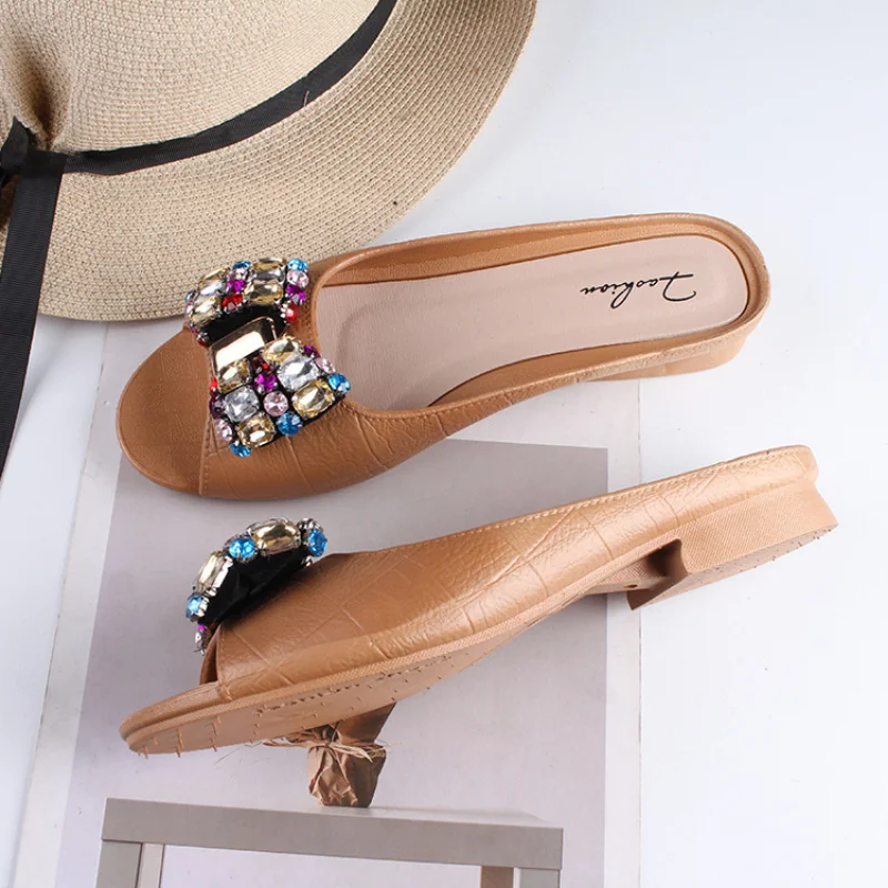 

New Summer Ladies Slippers Fashion Colored Diamond Flat Casual Outer Wear Daily Beach Sandals and Slippers for Women