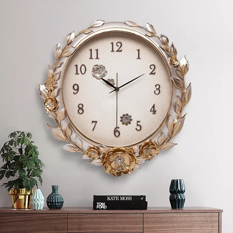 

Modern minimalist home fashion light luxury clock wall clock living room Nordic creative light luxury decoration mute clock