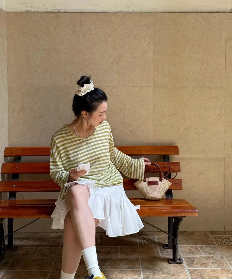 Vintage Style Straw Baskets Bag Raffia Circle Rattan Material Woven Shoulder Bag Handmade Woven small Beach Bag