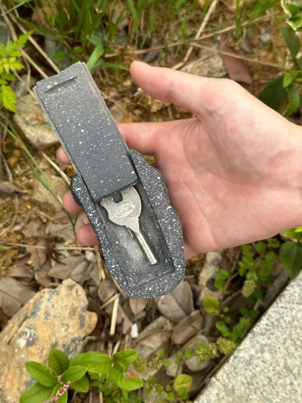 Key-Box-Stone-Simulation-for-Storing-Keys-Key-Box-Storage-Box-Key ...
