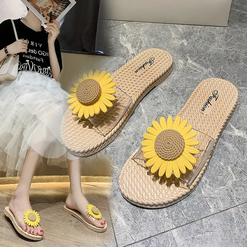 

2023 Summer New Slippers Women Sunflower Imitation Grass Rattan Slippers Female Transparent Word Cool Flat Beach Slippers
