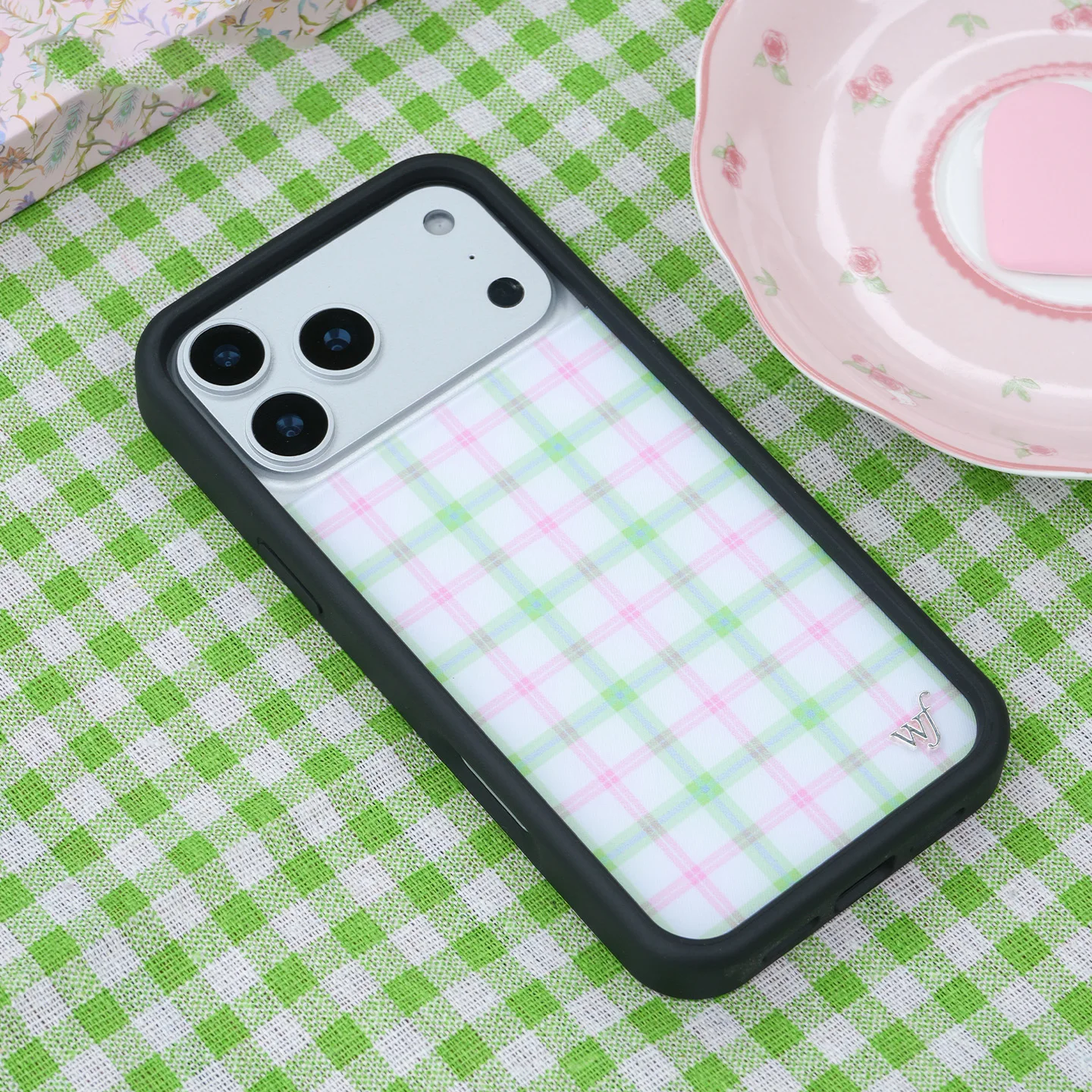 Vintage-Inspired 3D Plaid Pattern Phone Case - Summer Edition