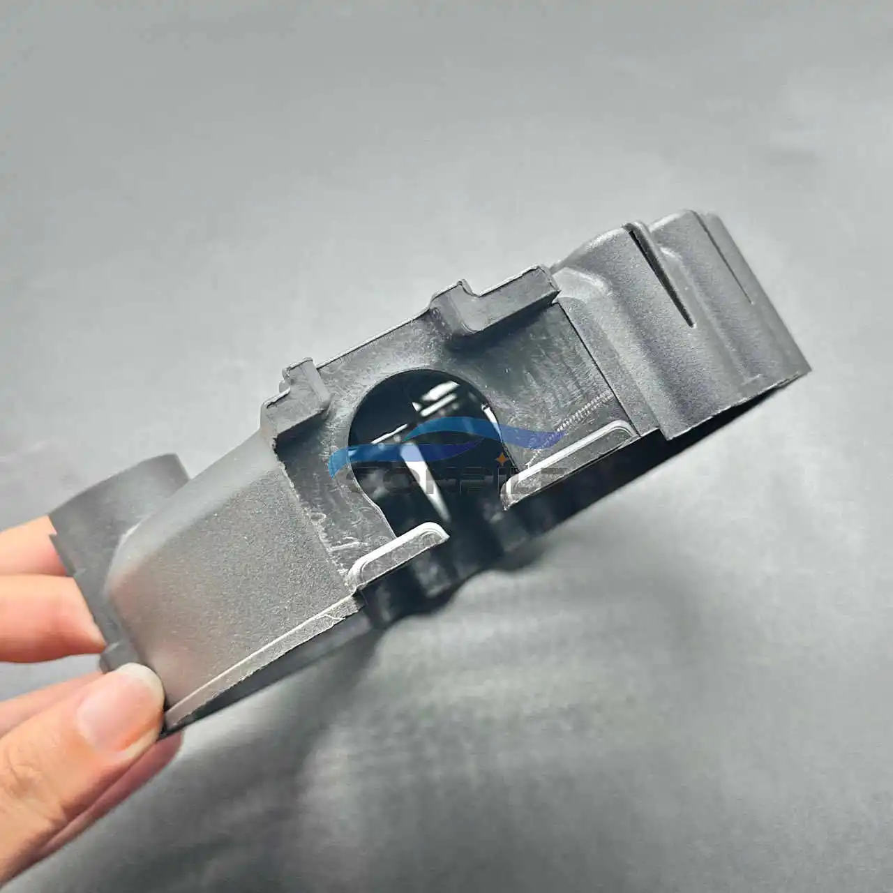 Suitable for Mercedes-Benz E300 BMW Matching Valeo Generator Cover Plastic Shell.